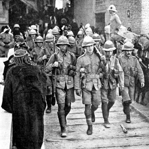 British Troops march through Kut-el-Amara on Februari 25, 1917