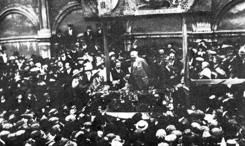 Redmond adresses recruitment meeting Ireland 1914