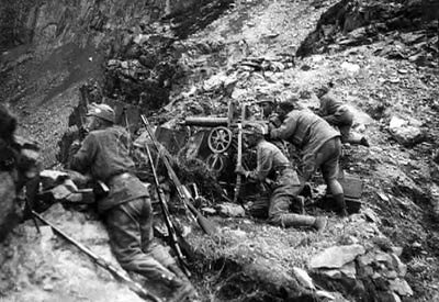 Austrian soldiers with Maxim machinegun in the Great War