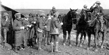 Soldaten drinken koffie nabij Ovillers, najaar 1916